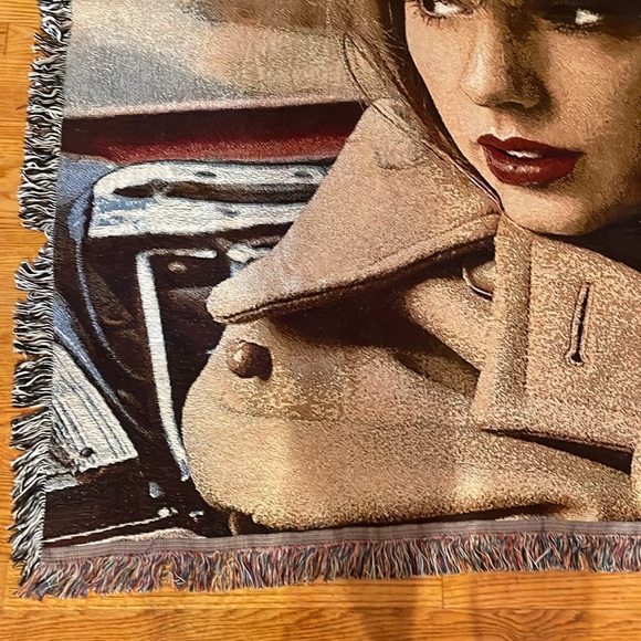 SOLD! Don’t buy. NIB Taylor Swift Red (Taylor’s Version) Blanket - Picture 4 of 6